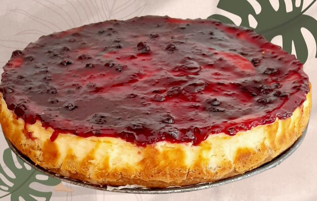 Sumérgete en la indulgencia celestial de nuestra Cheescake de fruta de ZAK Mallorca.  Experimenta la fusión equilibrada de suavidad cremosa y la explosión refrescante de cerezas, creando una experiencia divina para tu paladar.